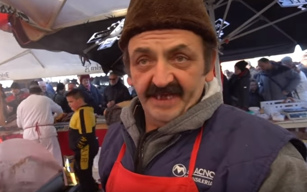 Celo selo mu se smejalo kad je rekao kakav će izum napraviti, a sad kaže: "Ne treba vijagra, posle pola kile, noću svašta radiš"