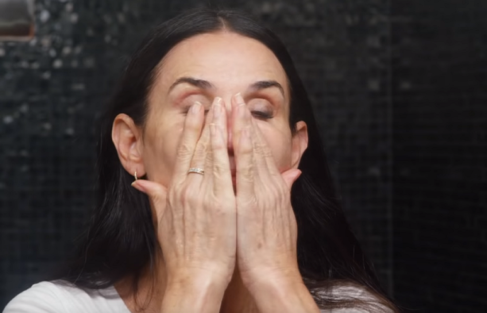 Tragični pobačaj i svađa sa rođenom kćerkom: Priznanje naslednice Demi Mur prepuno je tuge i bola!