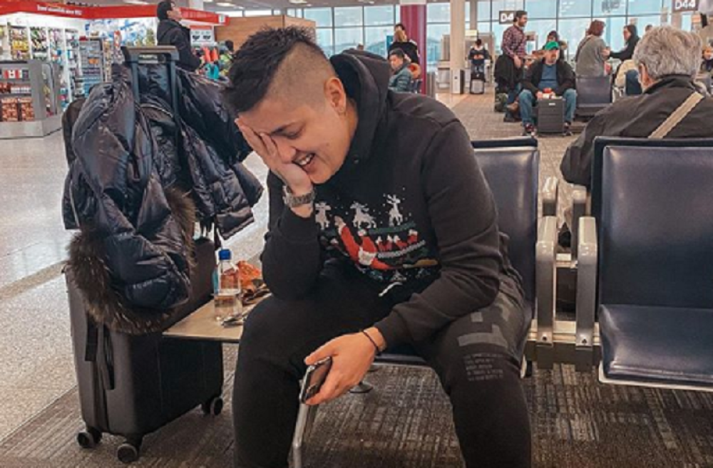 Marija Šerifović u roze lepršavoj suknji! Isplivala fotografija iz bekstejdža sa nastupa u Čikagu!