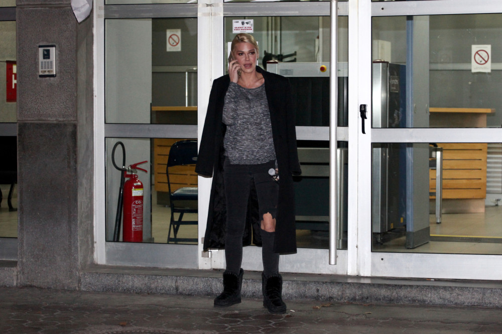 Ekskluzivni snimak Nataše Bekvalac pred ulazak u Arenu: Izgleda brutalno! (FOTO/ VIDEO)
