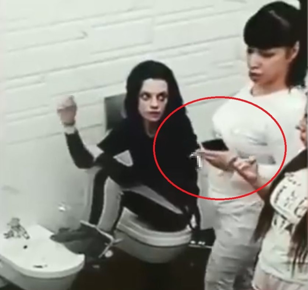 Miljana Kulić uhvaćena sa mobilnim telefonom?! Sledi diskvalifikaciija?! (VIDEO)