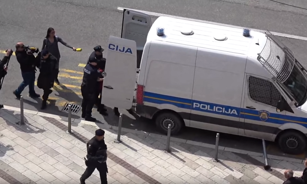 Pre šest godina ubio je majku, izašao iz zatvora kod brata pa usmrtio i njega