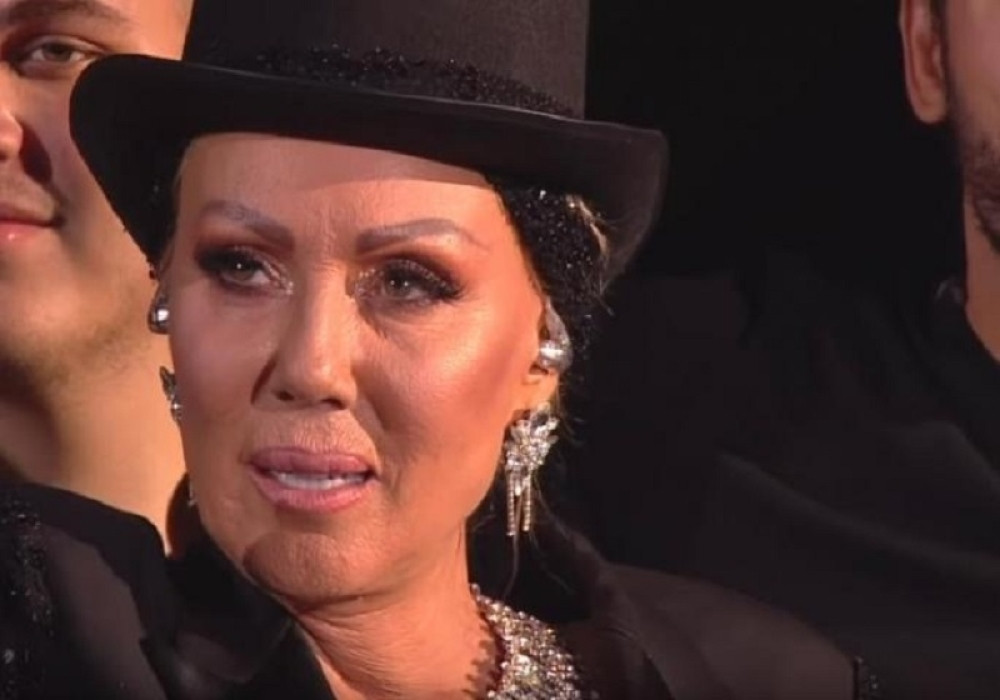 Lepa Brena se skrivala u toaletu, nije mogla da izdrži: "Bežala sam, želeli su da me posmatraju..."