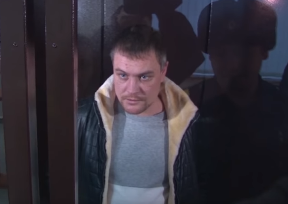 Pretio je da će im odseći nešto ako se ne skinu!