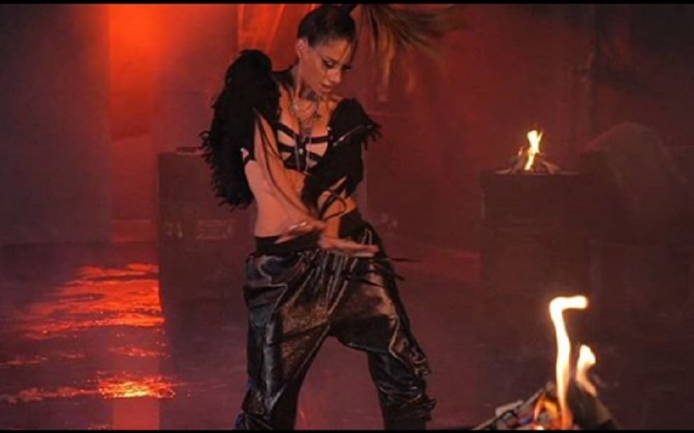 Seksepilna pevačica ima dva imena, a novi spotom napraviće pometnju!