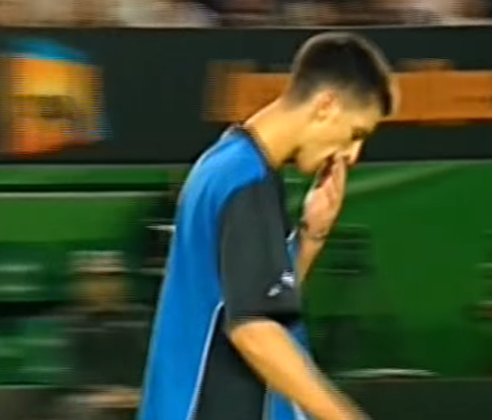 Đoković je pred svoj prvi gren slem meč u karijeri jedini put uradio ovako ludu stvar (VIDEO)