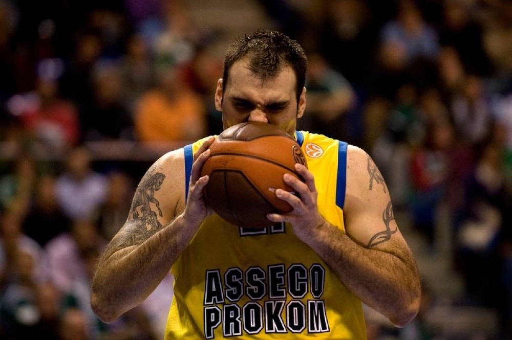 Slavni as za „Alo!“: AMERIMA DAJEMO PASOŠE, a košarka nam propada!