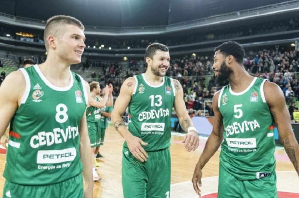 Na Svetog Trifuna bivši igrač Partizana i Hrvat prisno zagrljeni slave Dan zaljubljenih (FOTO)