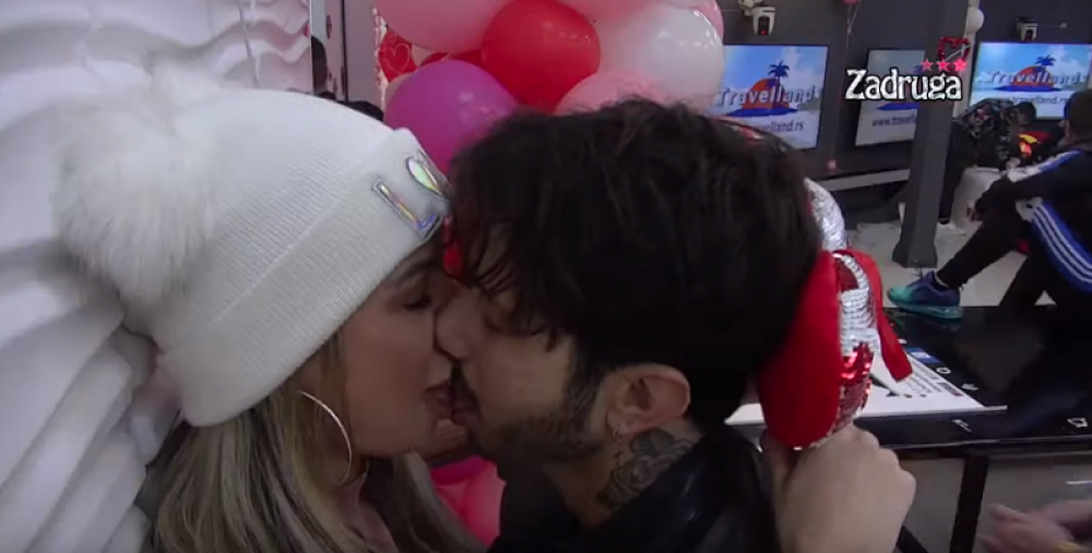"Beži, prestani..."! Iva i Filip imali vrelu akciju!? Sve prštalo od strasti! (VIDEO)