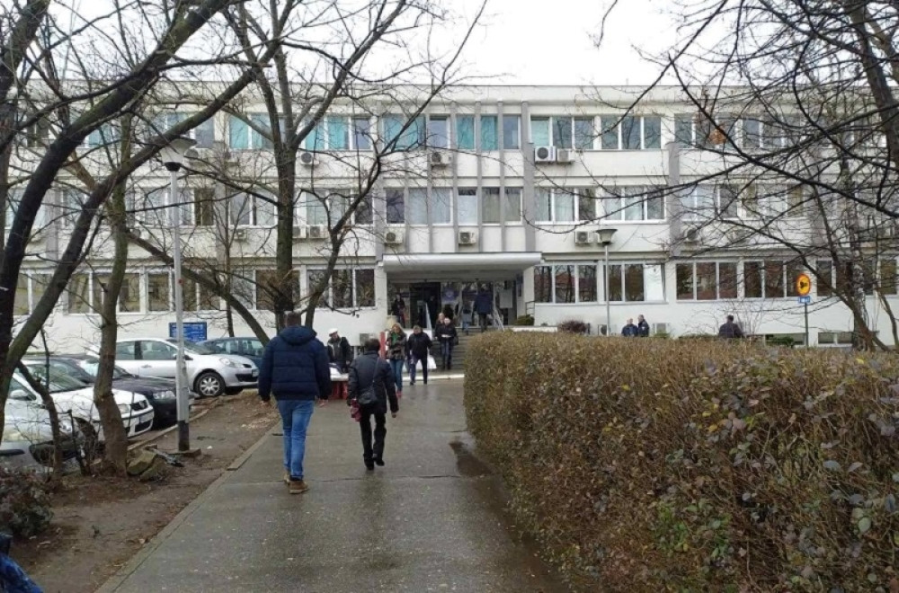 Hitno hapšenje! U vojničkoj uniformi zaustavljao ljude po ulici!