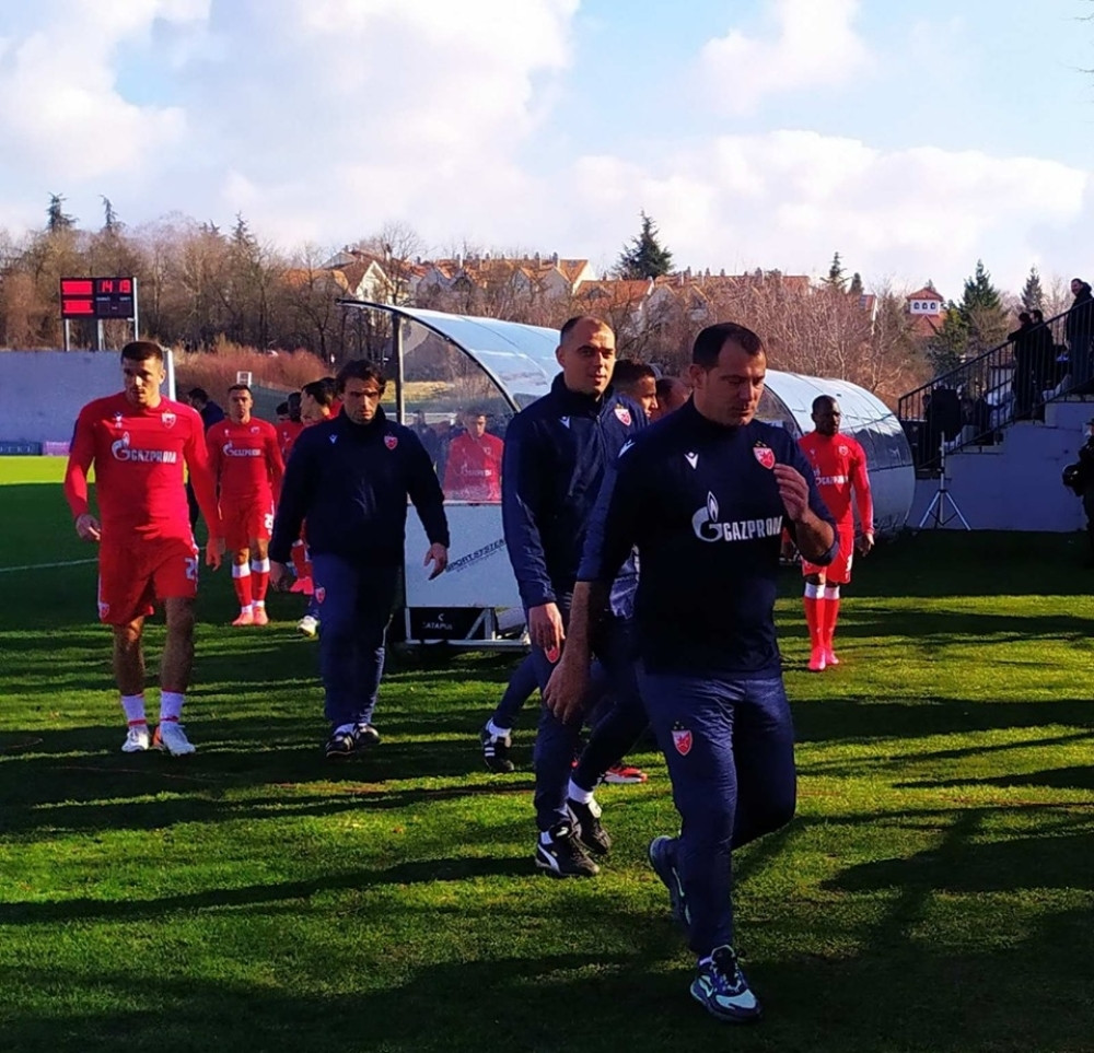 Zvezdi samo bod u Inđiji! (VIDEO)