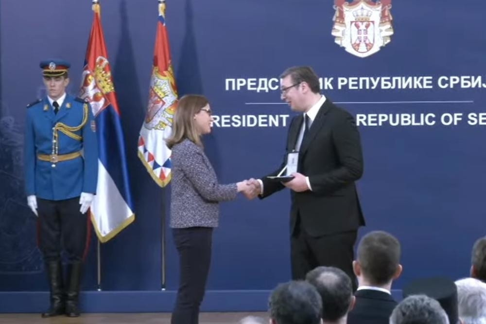 Nakon toga, Vučić prekršio pravila i protokol!