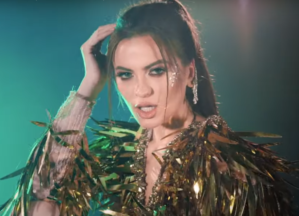 Milica Pavlović više nije sama! Pevačica se pohvalila da joj on pravi društvo u karantinu