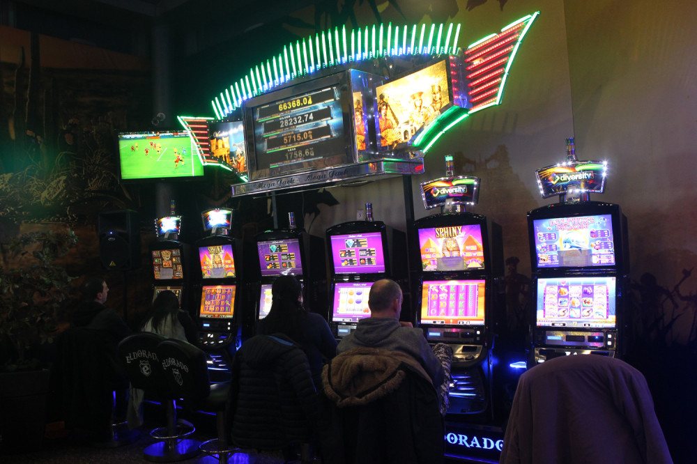 Osnovac iz Srbije dobio milione na kladionici. Njegov otac doneo neverovatnu odluku, svi se čude onome što je uradio