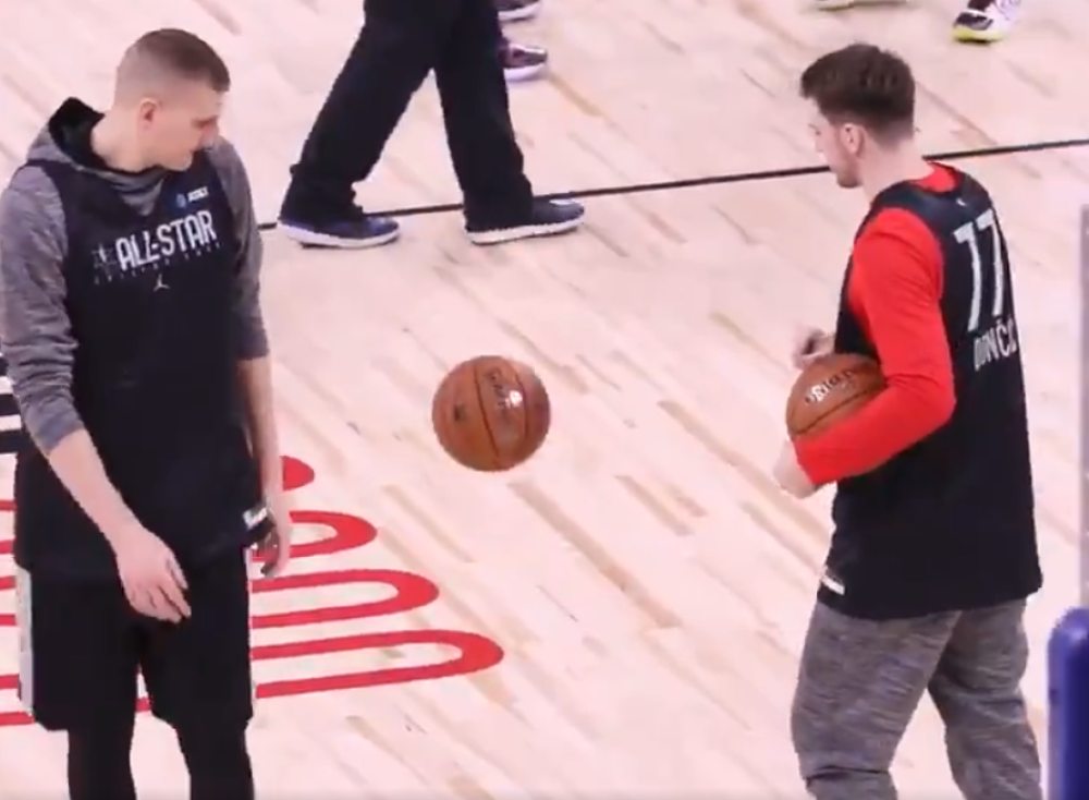 Luka Dončić i Nikola Jokić zadivili Ameriku fudbalskim veštinama (VIDEO)