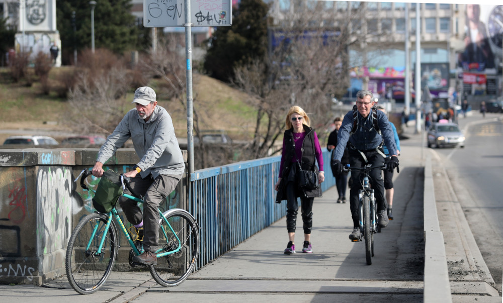 Ženu naveli da pomisli kako je pronašla narukvicu, a onda je ostala bez 1.300 EVRA