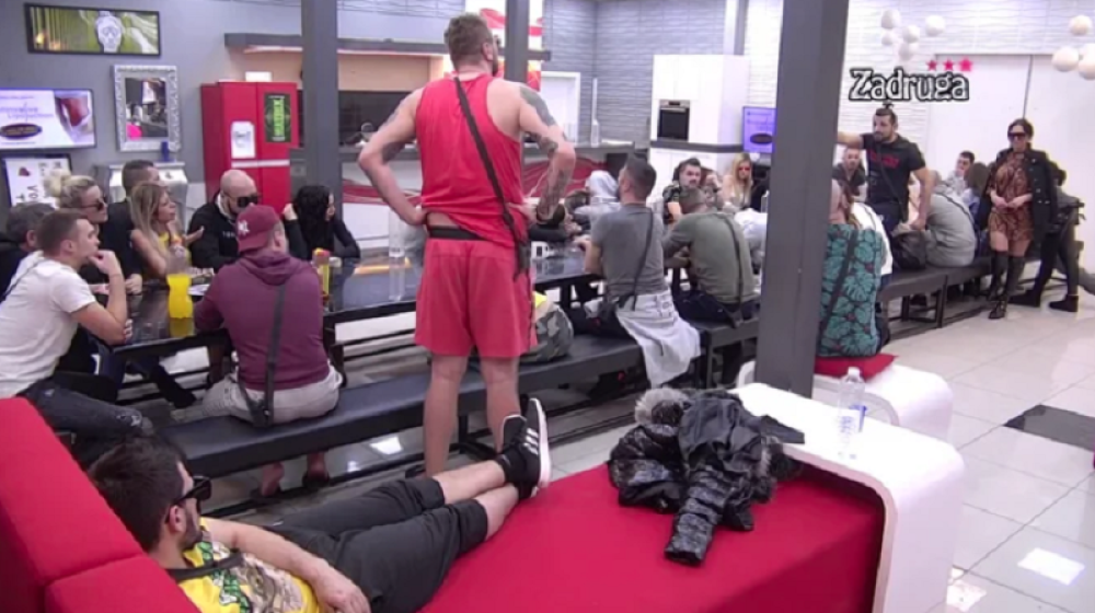 Nekada najbolji prijatelji, a sada najgori neprijatelji! Zadrugari zaratili  na krv i nož, pa usledilo ovo!