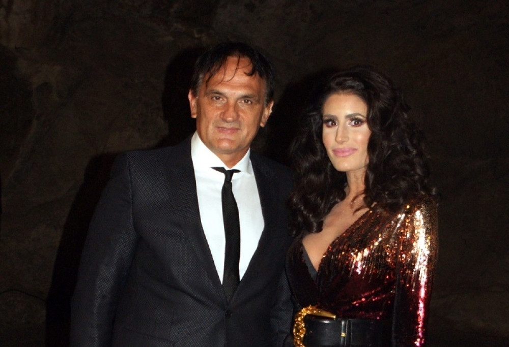 Didi Džej uživa u luksuzu i bogatstvu, a ovo je najskuplja stvar koju je dobila od supruga! (VIDEO)