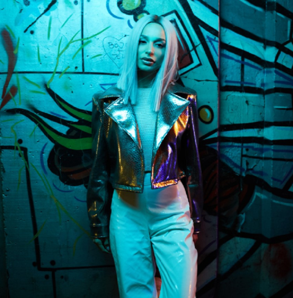 Vreme je za ludu žurku uz zavodljivu Editu Aradinović ove srede u klubu Kasina