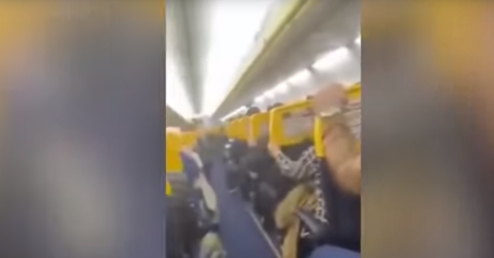 Oni su jedva preživeli ovo sletanje! (VIDEO)