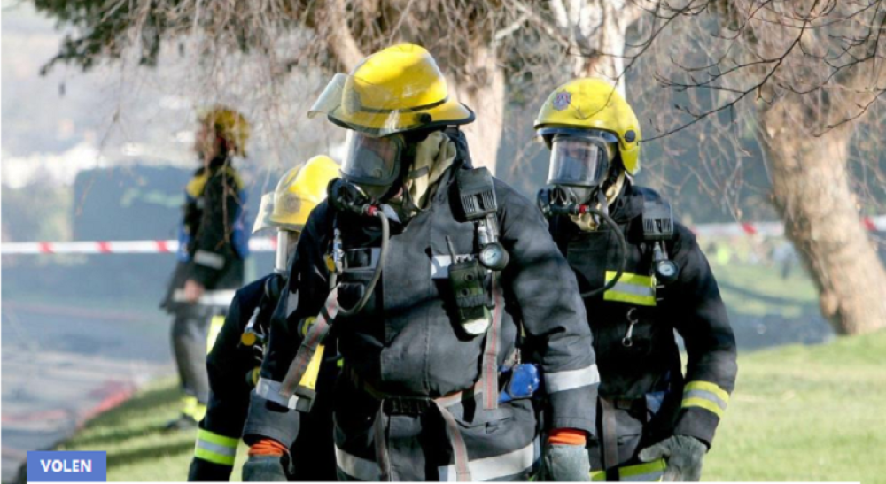 Gori putnički brod, vatrogasci nisu optimisti