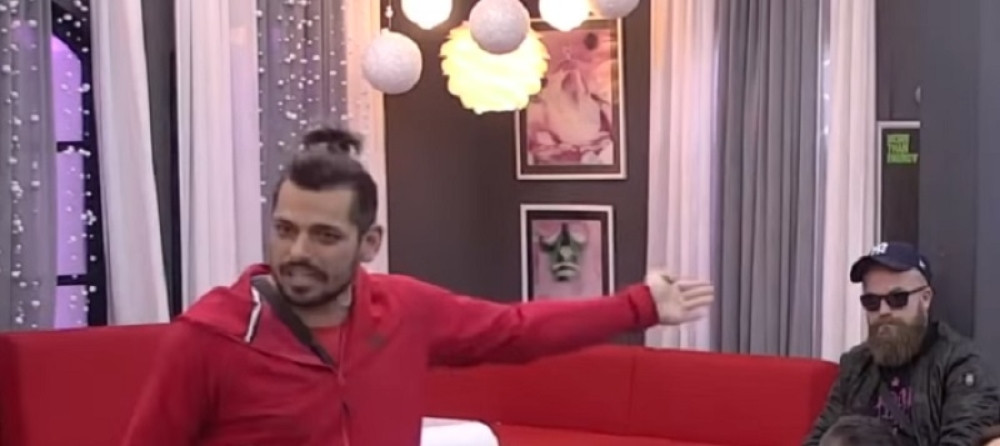 Bora Santana ima eksplicitan snimak na kom ora*no zadovoljava muškarce?! Video nadzor u kući ga zabeležio?! (VIDEO)