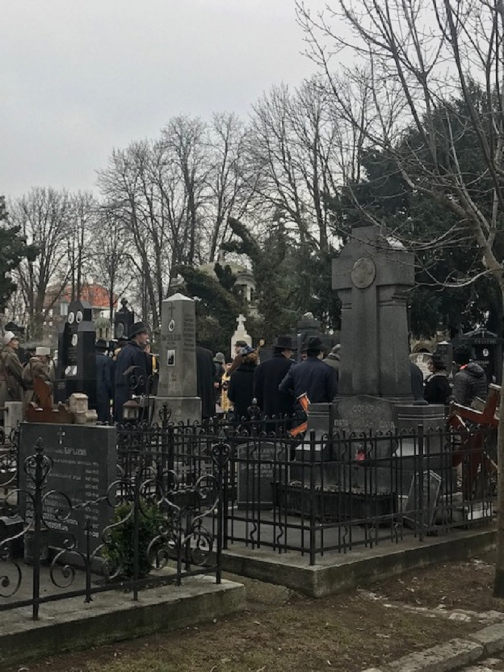 U Beogradu sahranjivanje košta više od 1.000 evra (10 STAVKI KOJE MORAMO DA PLATIMO)