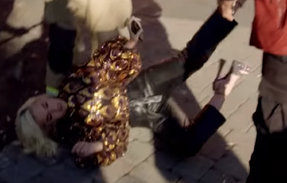 Pevačica se otrovala gasom, pa se srušila usred snimanja muzičkog takmičenja! (VIDEO)