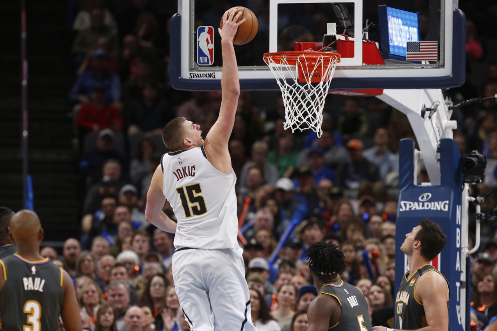 Amerikancu nije bilo jasno šta to Nikola radi na tribini sa navijačima iz Klivlenda (FOTO)