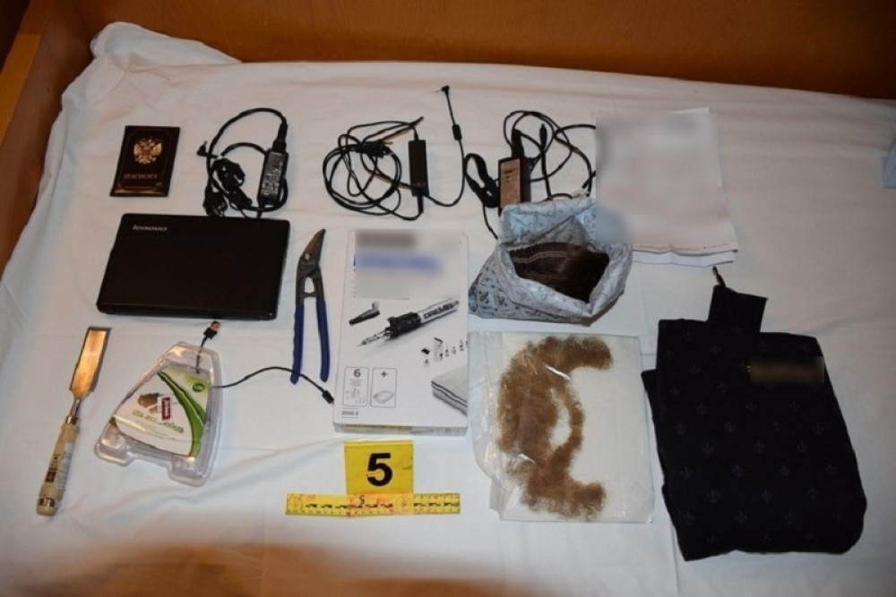 Poneli black box, iznajmili kola, maskirali se i obili bankomat (FOTO)