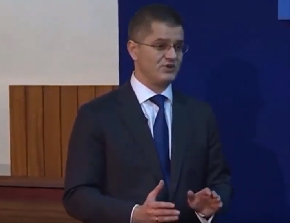 Po logici jednog od lidera SzS ste Vučićevi šta god uradili