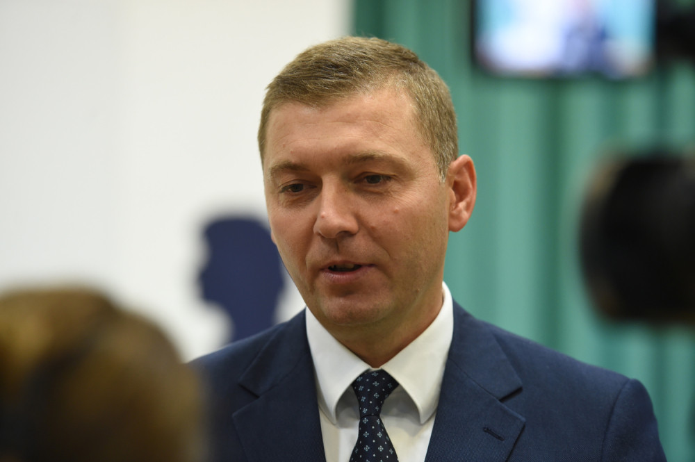 Iscurio snimak paklenog plana bivšeg gradonačelnika Šapca: "Narod je stoka" (VIDEO)