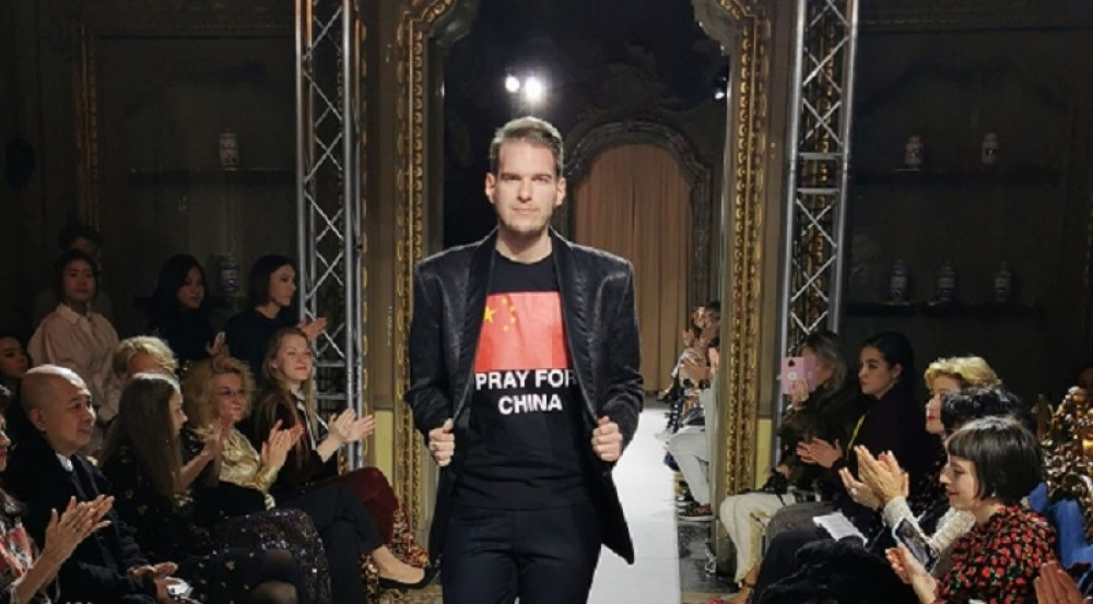 Srpski dizajner poslao snažnu poruku na Milanskom nedelji mode: "Molimo se za Kinu"