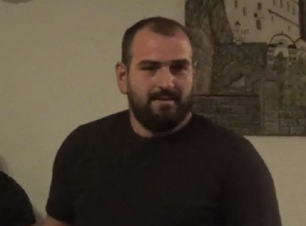 Danko istakao zastavu Srbije na javnom mestu, a onda je usledila osveta Milogoraca! (VIDEO)