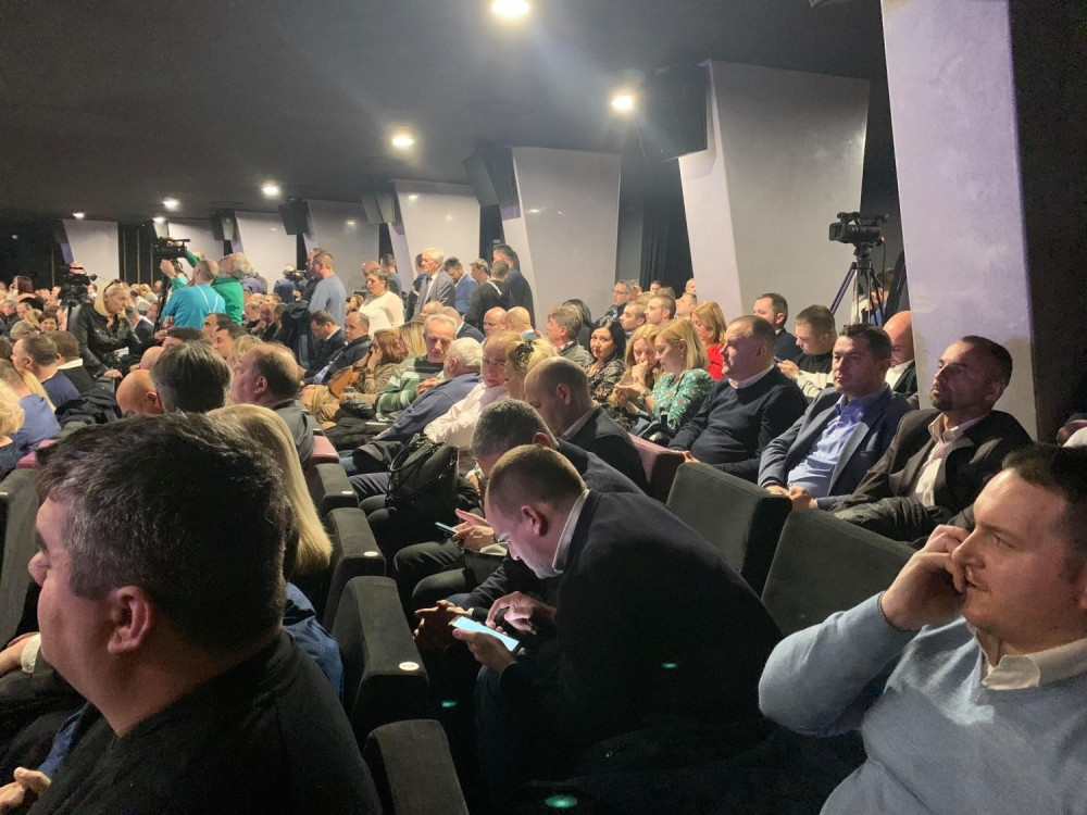 Velika promena u SNS, rotacija na svim nivoima, mladi dolaze na ključne funkcije!