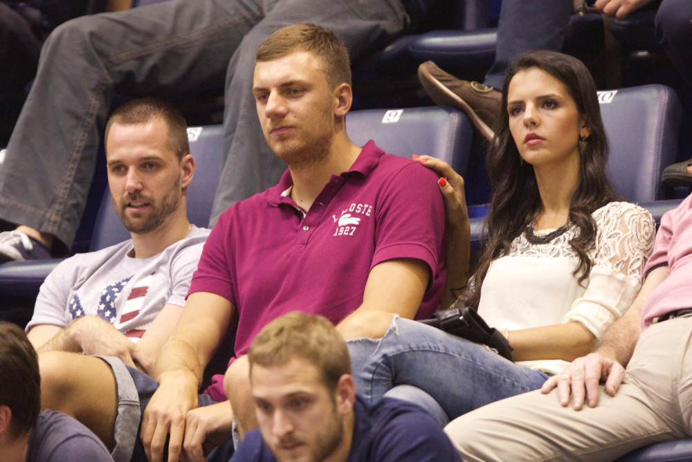 Elmedin Kikanović se vratio!