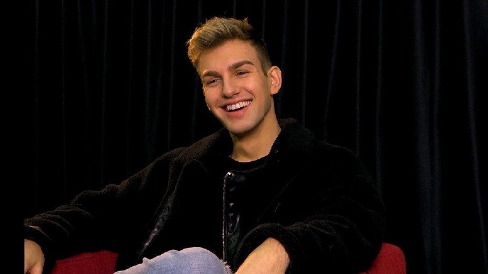 Prozivali su ga zbog slike PODIGNUTOG P*NISA, a sada se Andrija Jo obnažio i evo šta je učinio sa intimnom regijom! (FOTO)