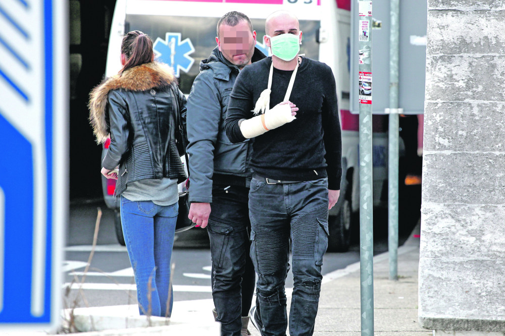 Zadrugar završio na VMA, tukao Boru Santanu, pa polomio tri prsta!