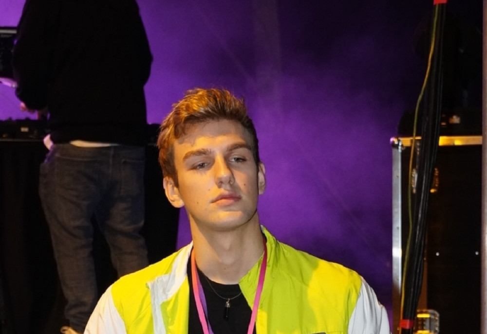 Andriju Jo prozvali zbog snimka penisa u erekciji! Sve činio da ga pokrije! (VIDEO)