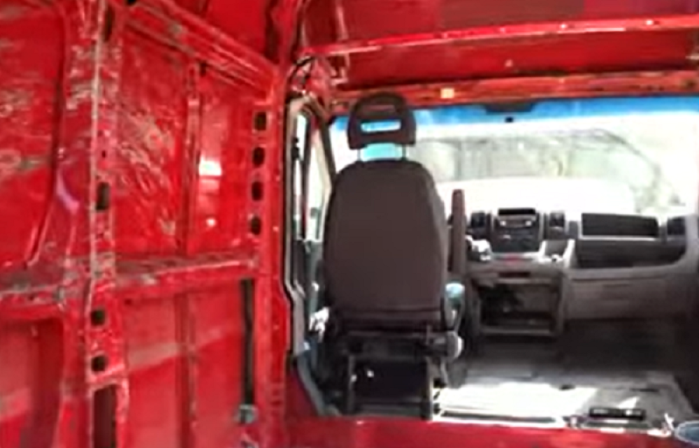 Poljak i Poljakinja uhvaćeni na delu! Zbog ovoga im ne gine robija!