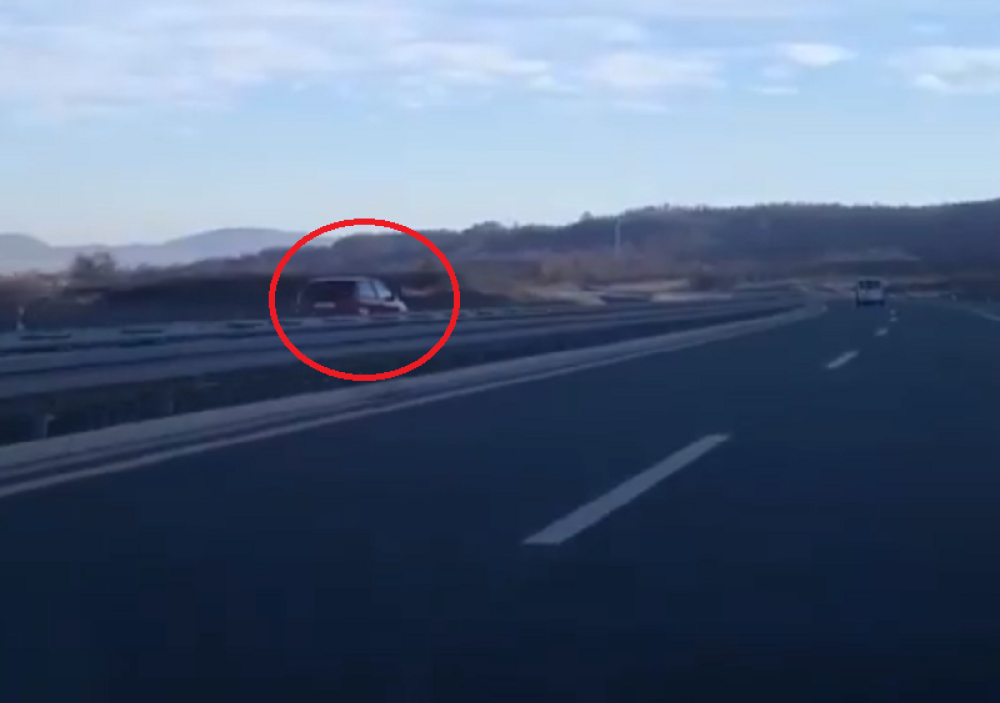 Žena ubijena, deca ranjena