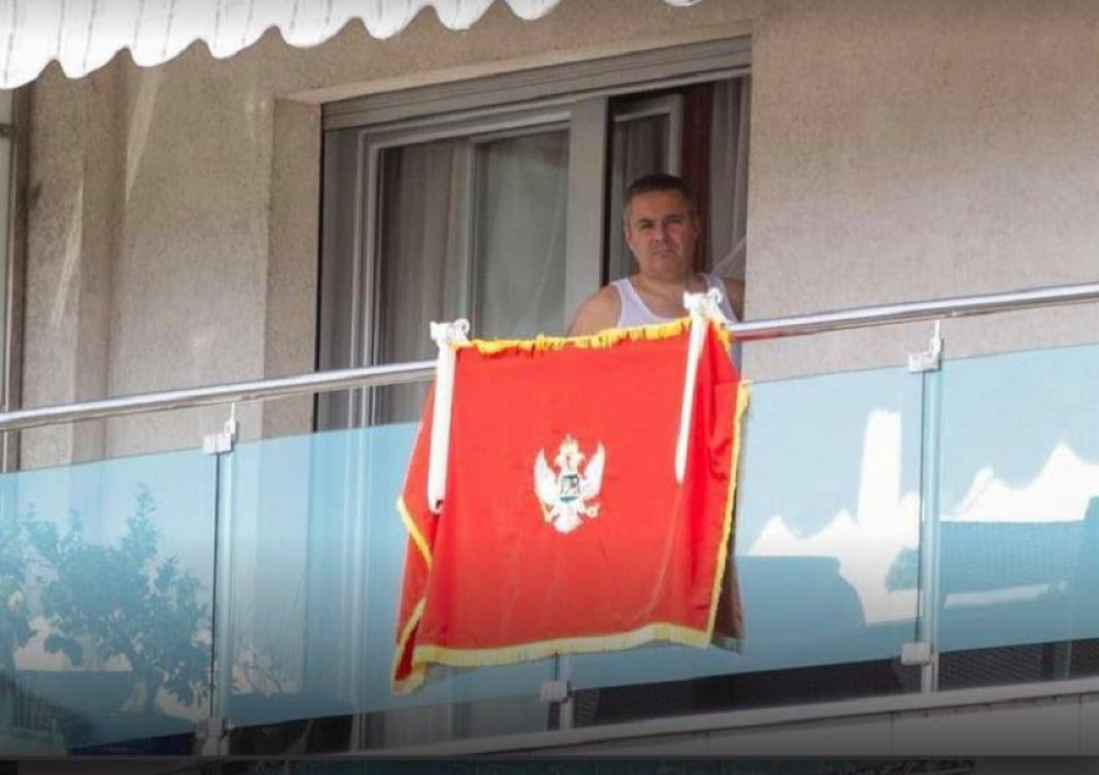 Direktor crnogorske policije provocirao sa terase vernike SPC, a u Beogradu gradio karijeru!