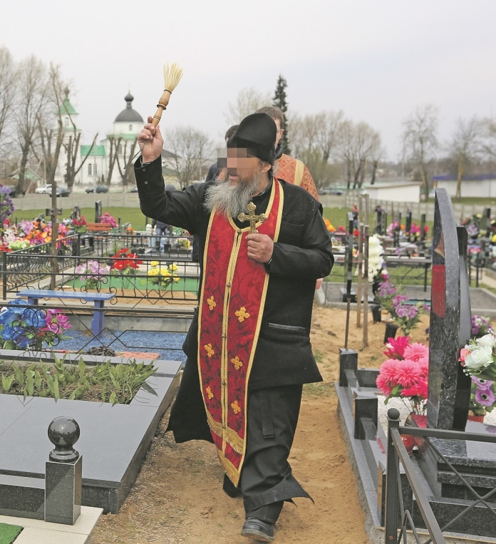 Meštanin (75) uhapšen jer je terao popa sa ženine sahrane!