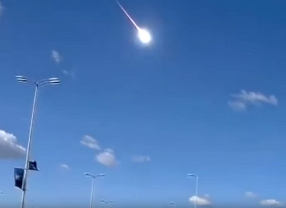 Ženu pogodio kamen star 4,5 milijardi godina! (VIDEO)