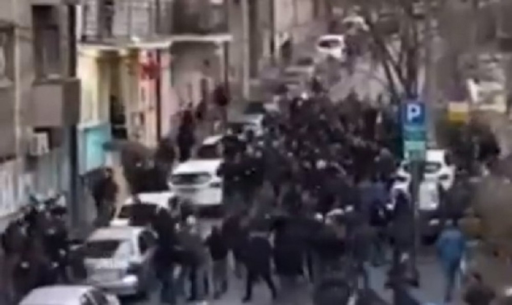 Snimak tuče pred derbi procurio u javnost i šokirao sve! (VIDEO)