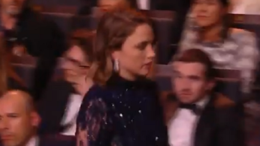 "Bravo, pedofilu!" Voditeljka i glumice napustile dodelu nagrada! (VIDEO)