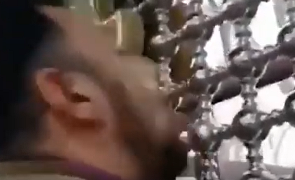 I nije jedini... Izbacio jezičinu pa krenuo kao nenormalan, a vlasti ćute! (VIDEO)