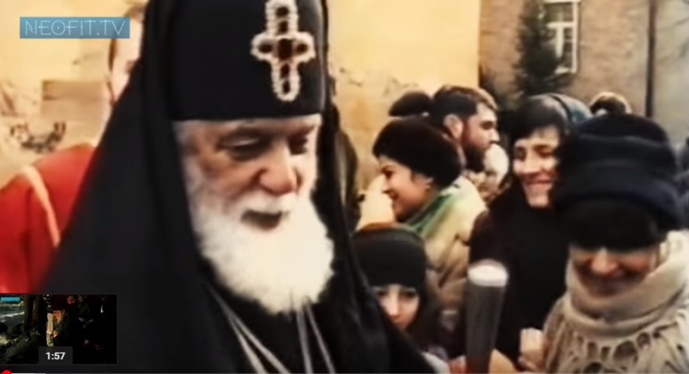 Okupljeni vernici iznenađeni njegovim rečima, sve što se dešava je božji znak