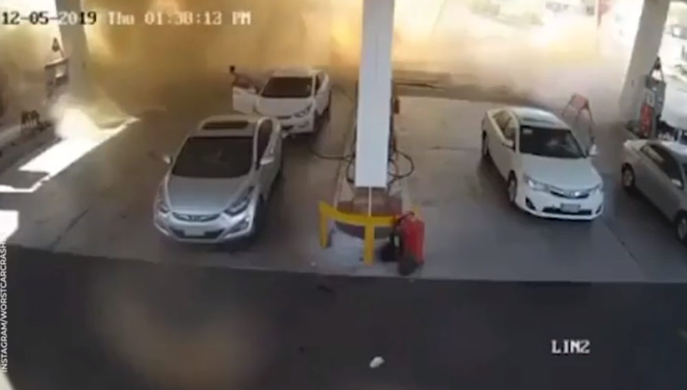 Pumpa je eskplodirala! Umesto da spašavaju živu glavu oni su uradili neverovatnu stvar! (FOTO)