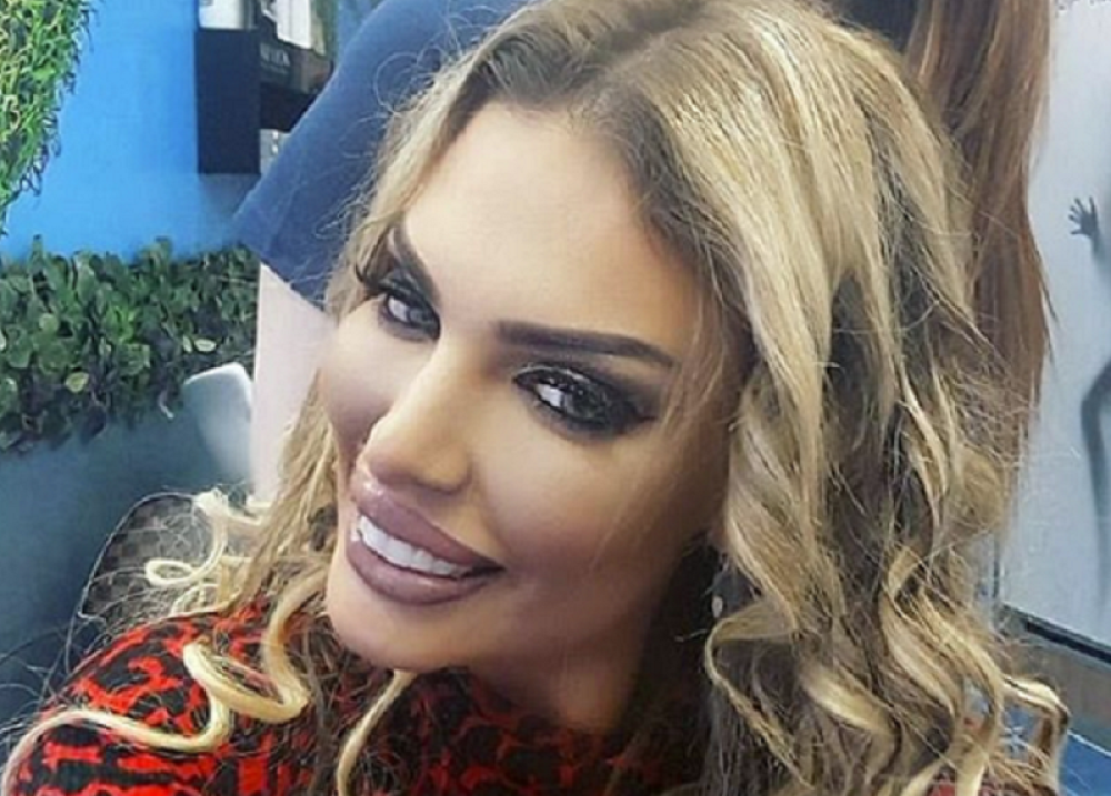 Starleta Ava Karabatić skinula se gola pred kamerama uživo! Prenos gledalo nekoliko hiljada ljudi